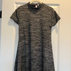 Alya Grey Heathered Short Sleeve Mock Neck Swing Dress, Size XS